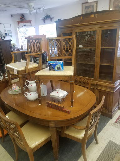 Used Furniture Store «Bargain Land USA», reviews and photos, 1906 E Railroad St, Heidelberg, PA 15106, USA