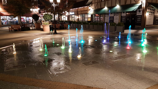 Springbrunnen, 7899 Templeton Station Rd, Richmond, BC V7B