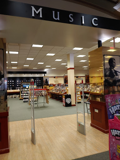 Book Store «Barnes & Noble», reviews and photos, 4935 S 76th St, Greenfield, WI 53220, USA