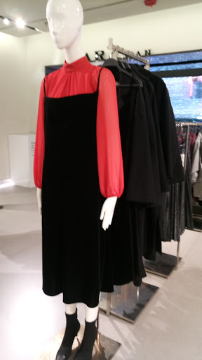 Stores to buy women's costumes Hong Kong