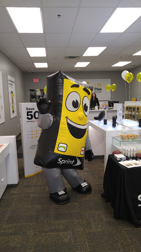 Cell Phone Store «Sprint Store Maple Grove», reviews and photos, 9513 Blackoaks Ln N, Maple Grove, MN 55311, USA