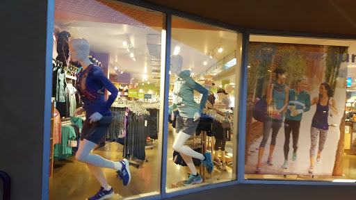 Running Store «Road Runner Sports», reviews and photos, 29 NW 23rd Pl, Portland, OR 97210, USA