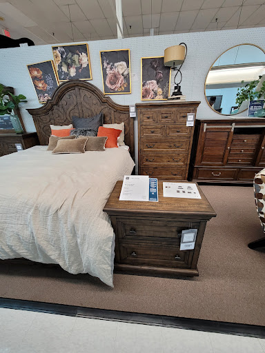 Furniture Store «Value City Furniture», reviews and photos, 9070 Dixie Hwy, Louisville, KY 40258, USA