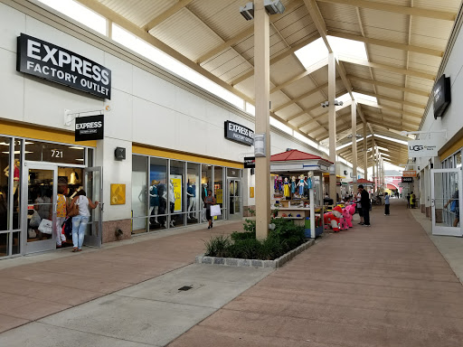 Shopping Mall «Jersey Shore Premium Outlets», reviews and photos, 1 Premium Outlet Blvd, Tinton Falls, NJ 07753, USA