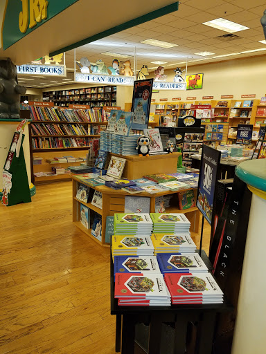 Book Store «Barnes & Noble Booksellers Crabtree Mall», reviews and photos, 4325 Glenwood Ave, Raleigh, NC 27612, USA