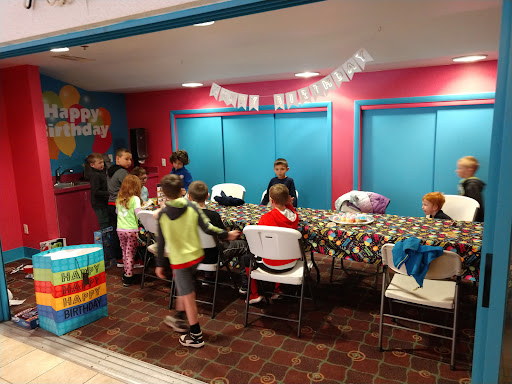 Movie Theater «Goodrich Kalamazoo 10», reviews and photos, 820 Maple Hill Dr, Kalamazoo, MI 49009, USA