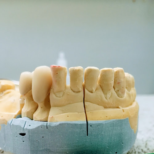 Opinii despre Tehnician Dentar (technicien dentaire) în <nil> - Dentist