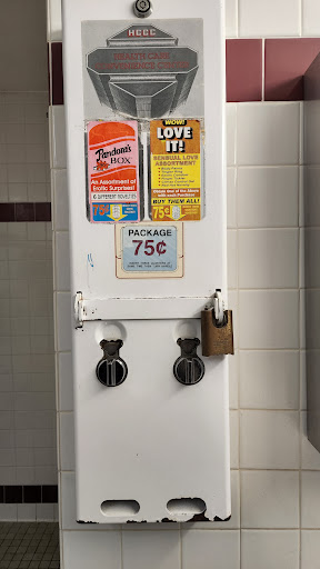 Truck Stop «Pioneer Villa Truck Plaza Inc», reviews and photos, 33180 OR-228, Halsey, OR 97348, USA