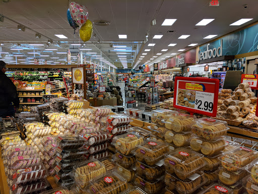 Grocery Store «Weis Markets», reviews and photos, Glenlivet Dr, Allentown, PA 18106, USA