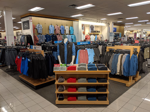 Shopping Mall «Gateway Shopping Center», reviews and photos, 9924 NE Halsey St, Portland, OR 97220, USA