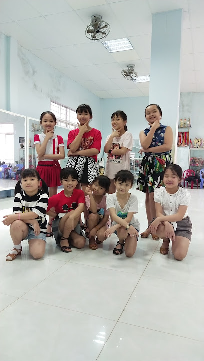 Trịnh Luận Dance sport gia lai