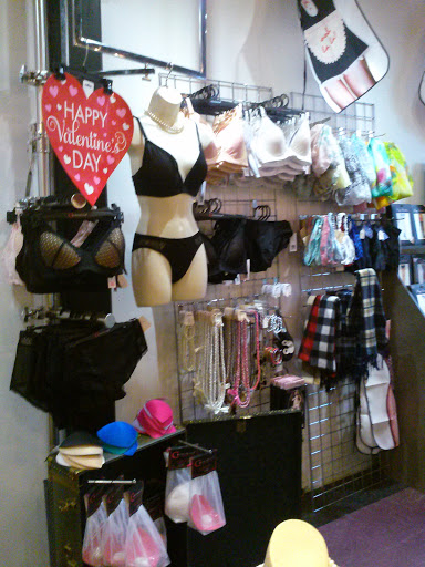 Lingerie Store «The Foundation: From Billie to Bettie», reviews and photos, 4831 SE Division St, Portland, OR 97206, USA