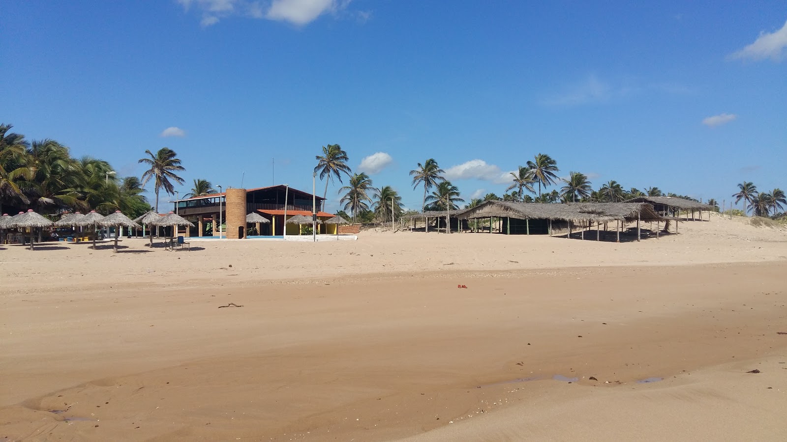 Praia de Almofala'in fotoğrafı geniş plaj ile birlikte