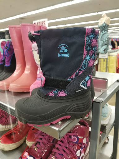 Thrift Store «Red White & Blue Thrift Store», reviews and photos, 650 Wolcott St #5, Waterbury, CT 06705, USA