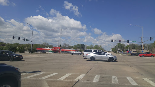 Bowling Alley «Brunswick Zone Glendale Heights», reviews and photos, 558 North Ave, Glendale Heights, IL 60139, USA