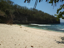 Foto von Puyung Beach mit kleine bucht