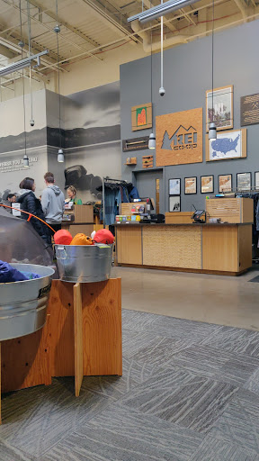 Camping Store «REI», reviews and photos, 2200 Bergen Town Center, Paramus, NJ 07652, USA