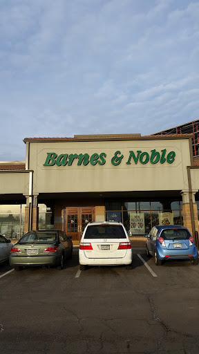 Book Store «Barnes & Noble», reviews and photos, 3216 W Lake St, Minneapolis, MN 55416, USA