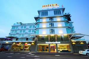Paradise Spa Hotel image