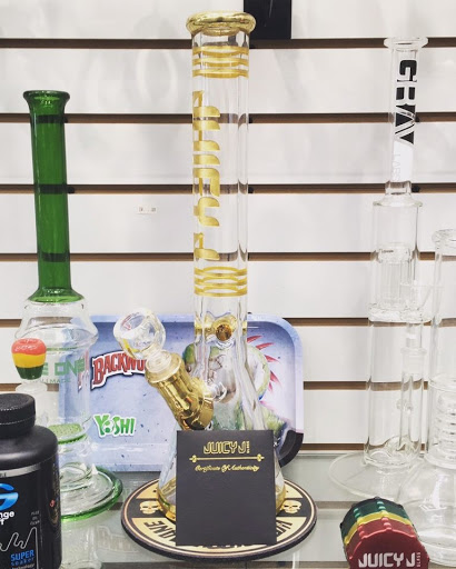 Tobacco Shop «Pine-Apple Xpress Smoke Shop Vape Shop, & Hookahs Sugar Land», reviews and photos, 10701 W Bellfort Ave b182, Houston, TX 77099, USA