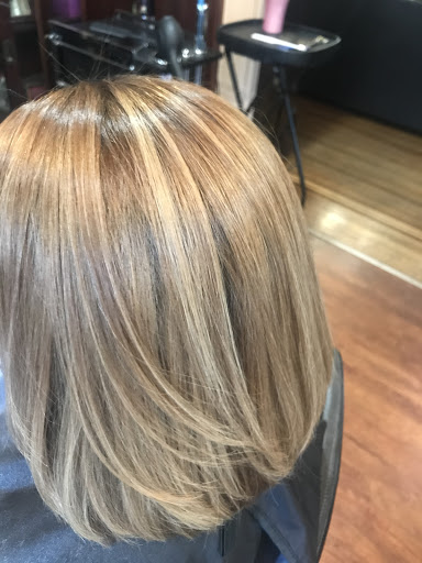 Day Spa «Iridescence Salon & Spa», reviews and photos, 1412 E Market St, York, PA 17403, USA