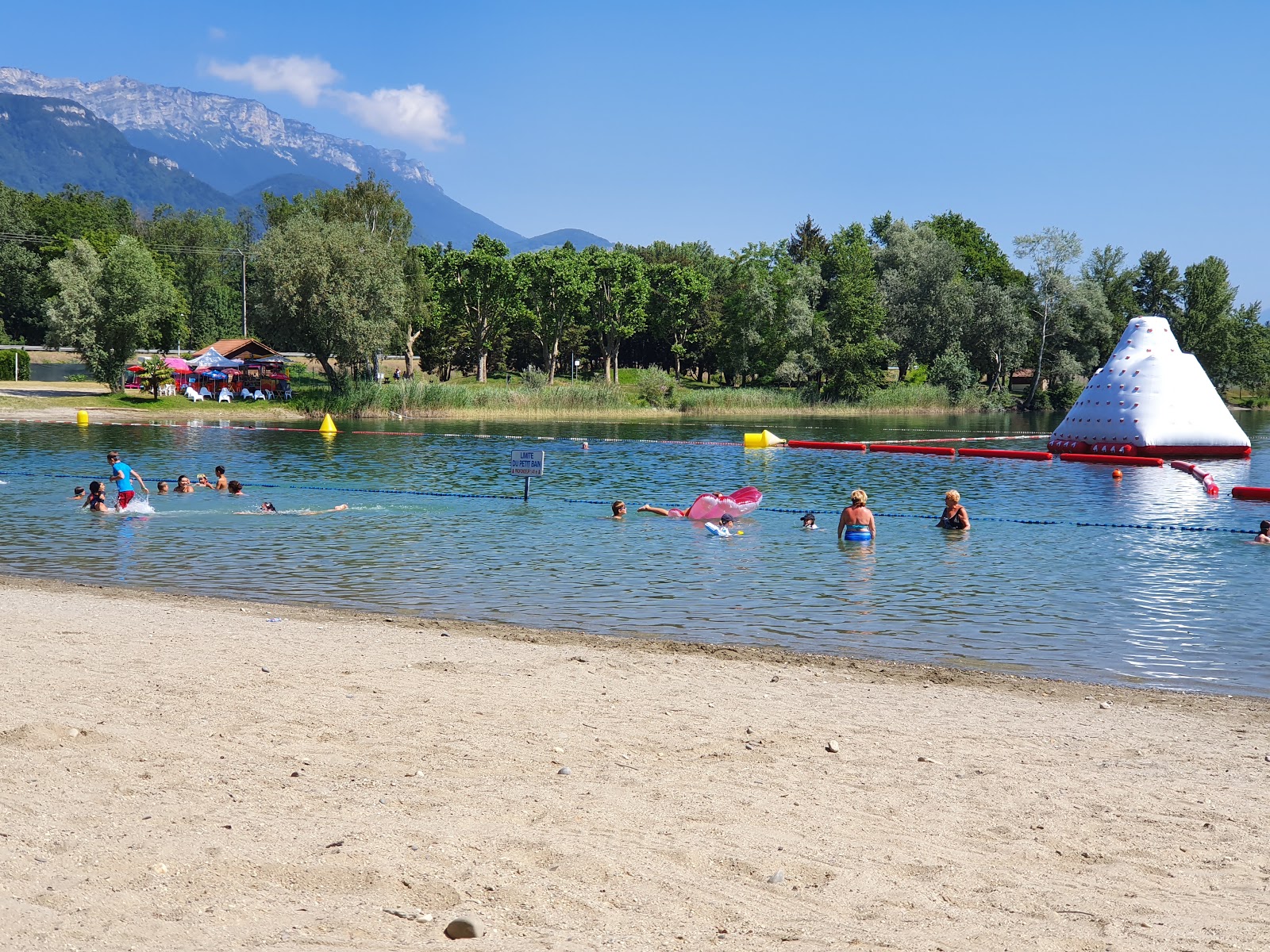 Plage du Lac de La Terrasse'in fotoğrafı vahşi alan