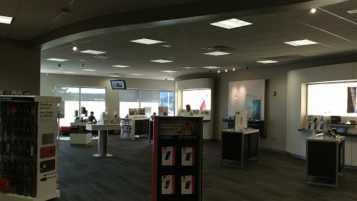 Cell Phone Store «Verizon», reviews and photos, 365 Gorham Rd, South Portland, ME 04106, USA