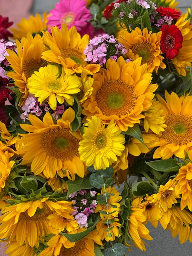 Florist «City Line Florist», reviews and photos, 2978 Nichols Ave, Trumbull, CT 06611, USA