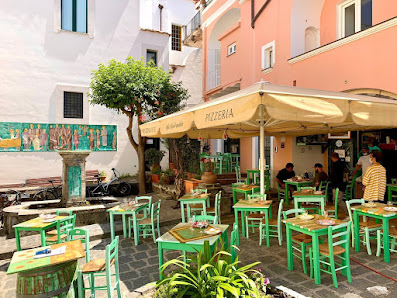 Ristorante Aglio olio & Pomodoro Ischia - Ristorante di Mare - Fish Restaurant in Ischia Ponte Via Luigi Mazzella, 84, 80077 Ischia NA, Italia