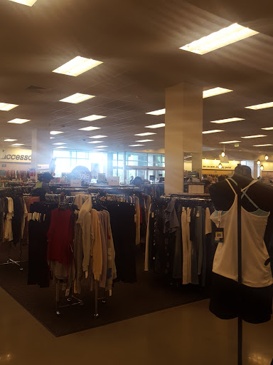 Department Store «Nordstrom Rack The Gallery At Westbury Plaza», reviews and photos, 1040 Old Country Rd, Garden City, NY 11530, USA