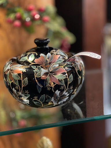 Consignment Shop «Consignment Gallery at 56», reviews and photos, 56 Sterling St, Clinton, MA 01510, USA