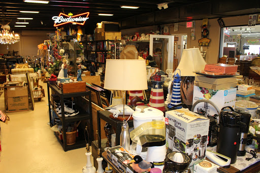 Pawn Shop «Beverly Hills Jewelry Watch & Loan», reviews and photos, 12348 W Colonial Dr, Winter Garden, FL 34787, USA