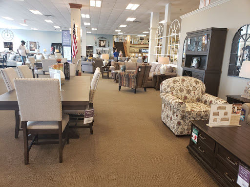 Furniture Store «Raymour & Flanigan Furniture and Mattress Store», reviews and photos, 1937 MacArthur Rd, Whitehall, PA 18052, USA