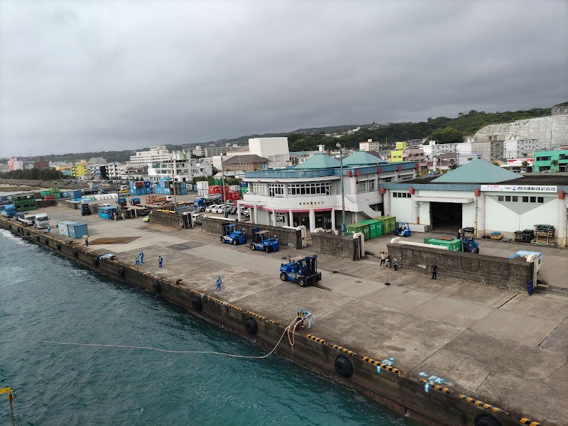 徳之島 亀徳新港待合所