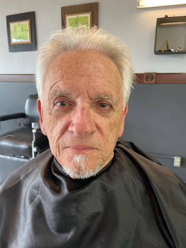 Barber Shop «Big 4 Barbershop», reviews and photos, 500 E Court Ave, Jeffersonville, IN 47130, USA