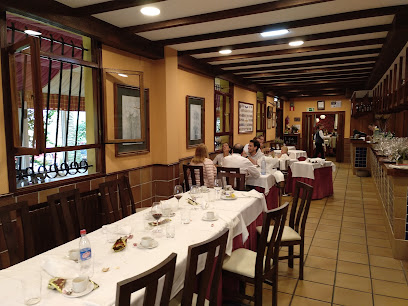 Restaurante Los Nogales - Camin de la Matona, 118, 33394 Santurio, Asturias, Spain