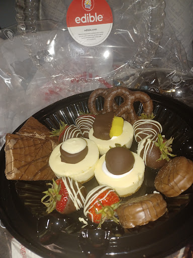 Gift Shop «Edible Arrangements», reviews and photos, 52 W Square Lake Rd, Troy, MI 48098, USA