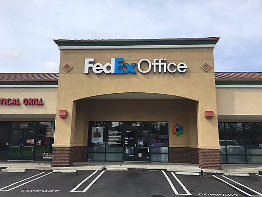 FedEx Office Print & Ship Center, 5930 Corporate Ave, Cypress, CA 90630, USA, 