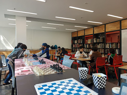 Club de ajedrez y cartas