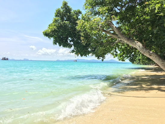 Reef Resort Kradan Beach