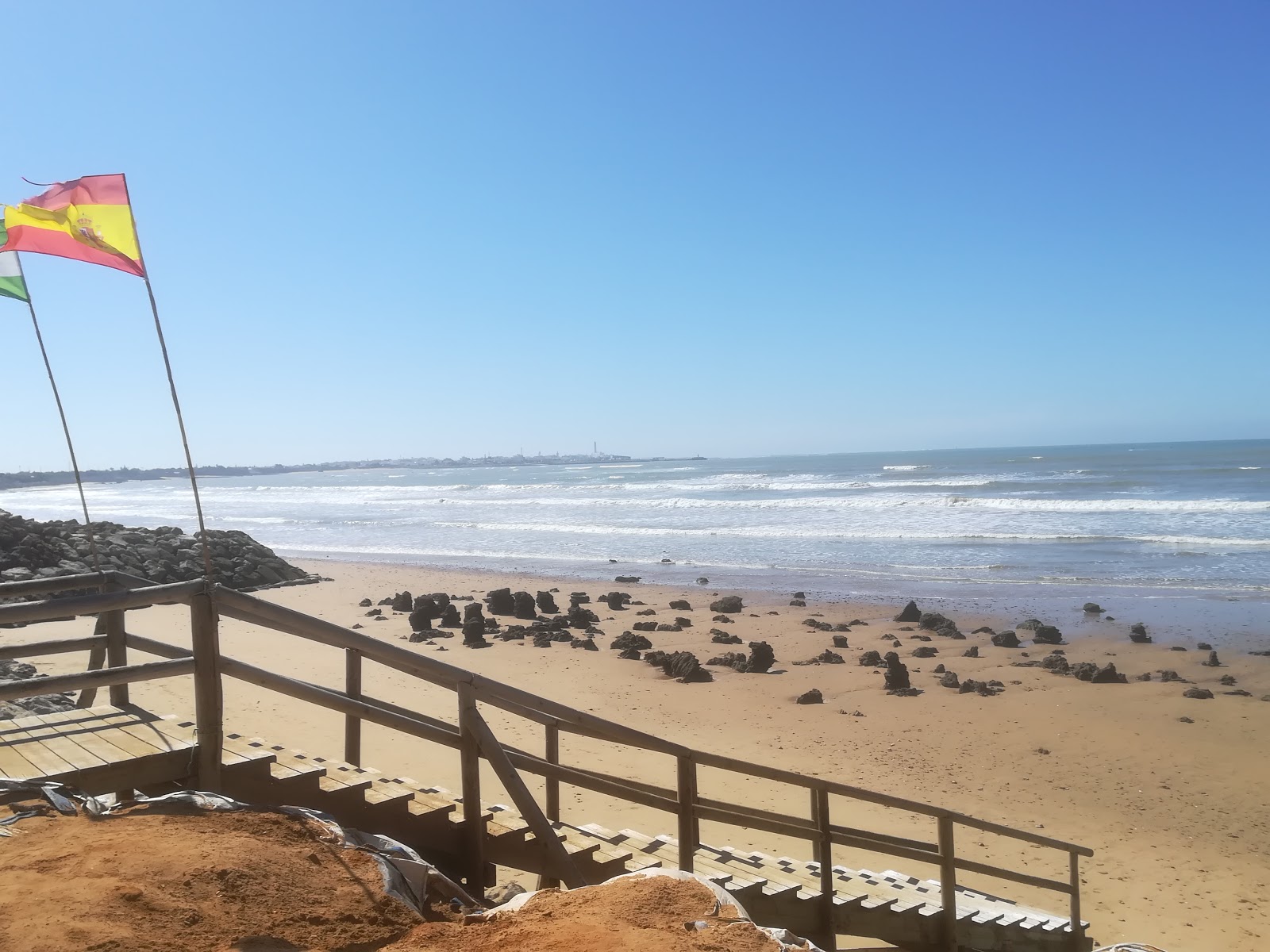 Fotografie cu Montijo beach cu nivelul de curățenie in medie