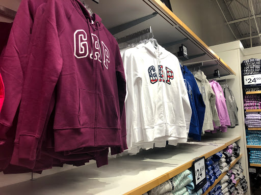 Clothing Store «Gap», reviews and photos, 18511 Outlet Blvd, Chesterfield, MO 63005, USA
