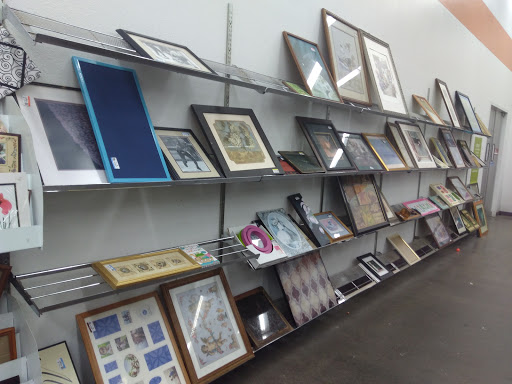 Thrift Store «7th St & Union Hills Goodwill Retail Store & Donation Center», reviews and photos, 710 E Union Hills Dr, Phoenix, AZ 85024, USA