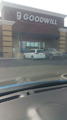 Thrift Store «Thunderbird & Dysart Goodwill Retail Store & Donation Center», reviews and photos, 13055 W Thunderbird Rd, El Mirage, AZ 85335, USA