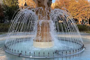 Porte D'Auteuil Fountain image
