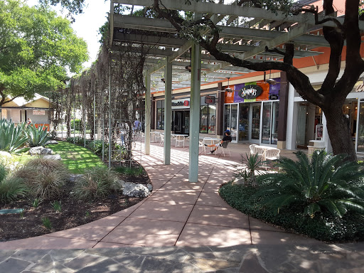 Shoe Store «Journeys», reviews and photos, 15900 La Cantera Pkwy #6635, San Antonio, TX 78256, USA