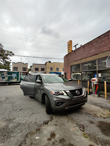 Hertz Car Rental - Middle Village - Metropolitan Avenue HLE image 4