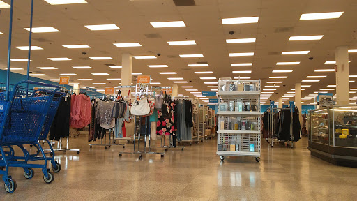 Clothing Store «Ross Dress for Less», reviews and photos, 21605 Village Lakes Shopping Center Dr, Land O Lakes, FL 34639, USA