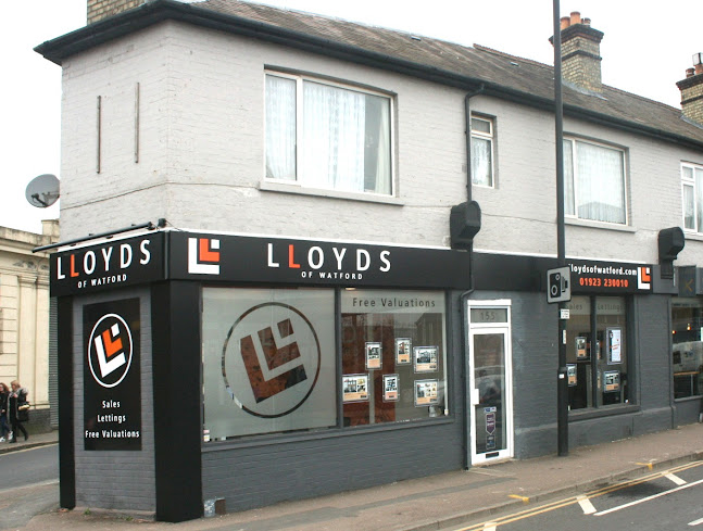 Comments and reviews of Lloyds of Watford