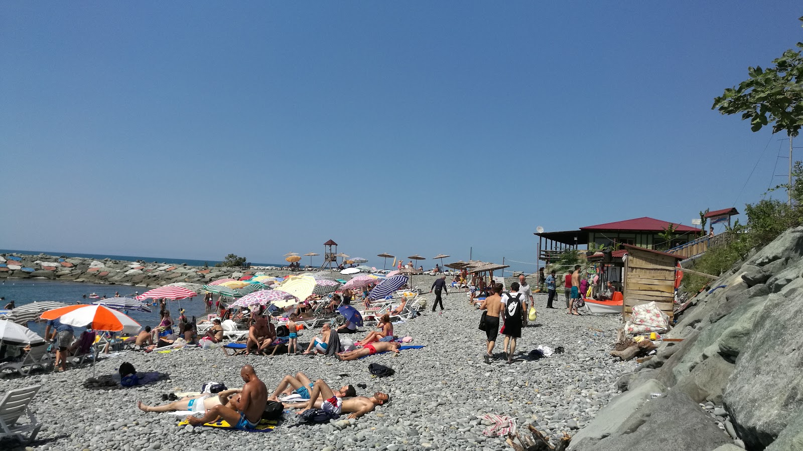 Fotografija Arhavi Belediye Plaji in naselje